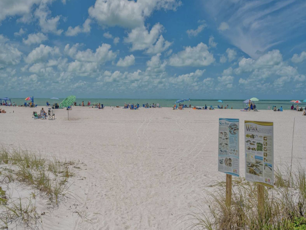 Lido Key Three Bedroom Vacation Home With Pool Walk To Beach